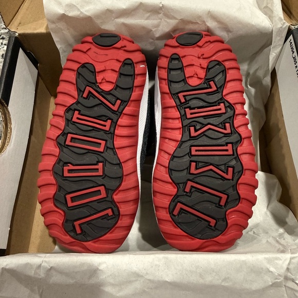 Jordan 11 - Black Velvet - Picture 3 of 5